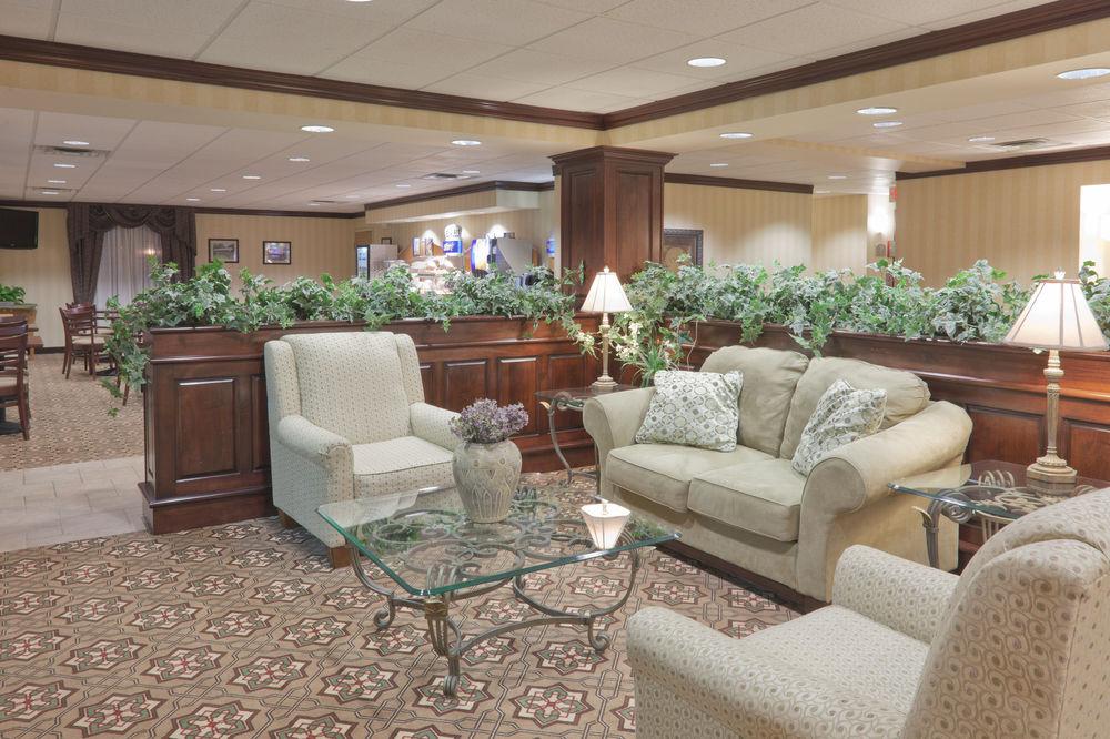 Holiday Inn Express Greensburg By Ihg Exterior photo