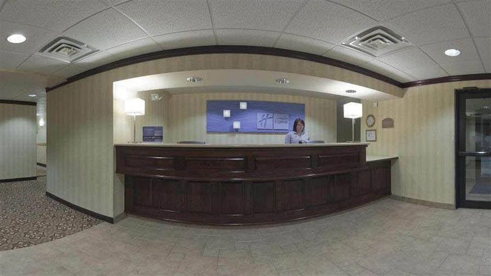 Holiday Inn Express Greensburg By Ihg Exterior photo