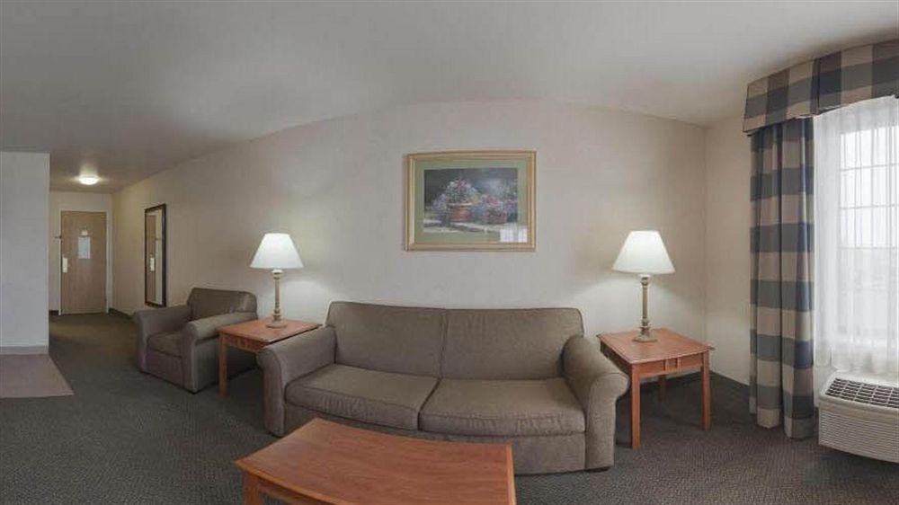 Holiday Inn Express Greensburg By Ihg Exterior photo