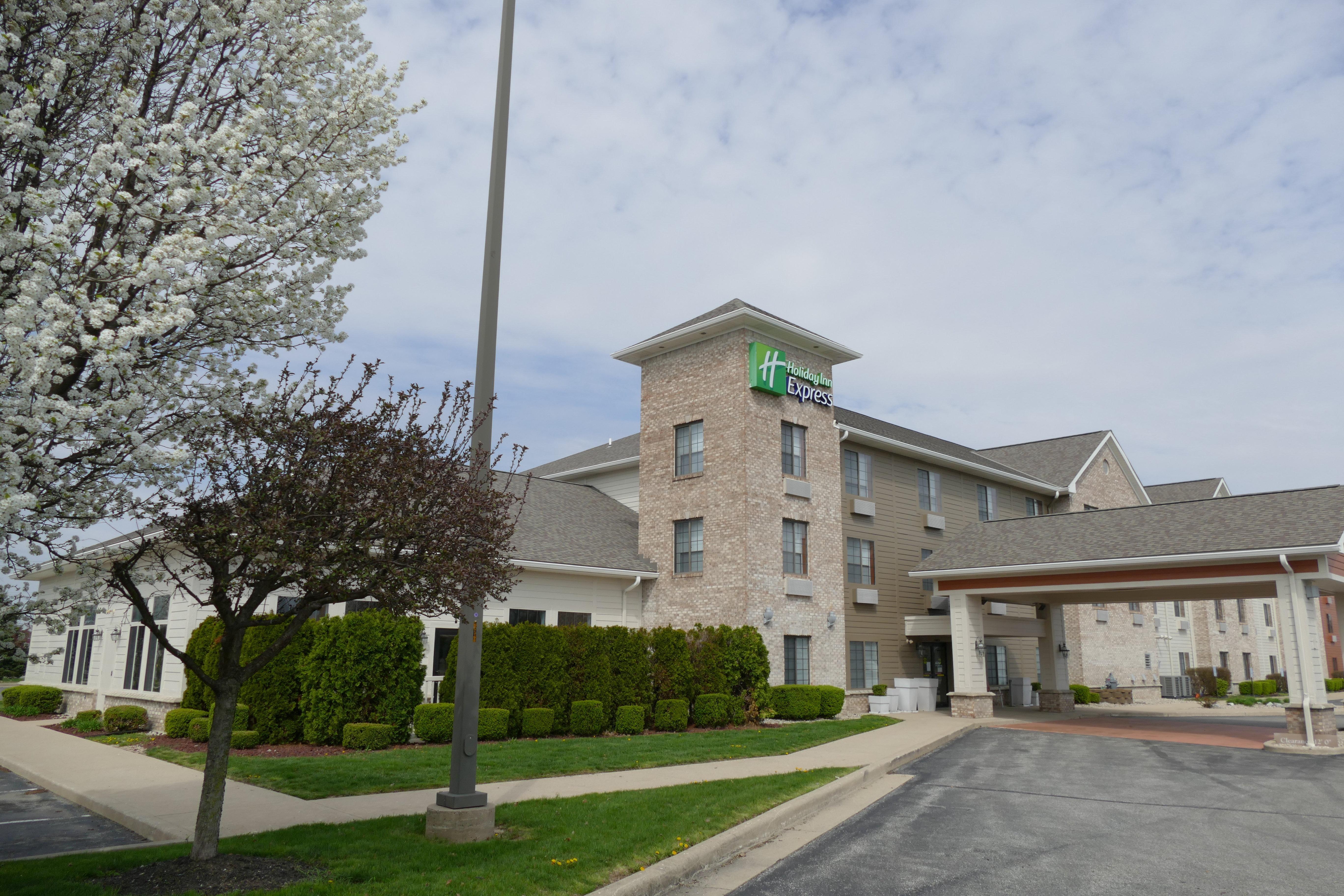 Holiday Inn Express Greensburg By Ihg Exterior photo