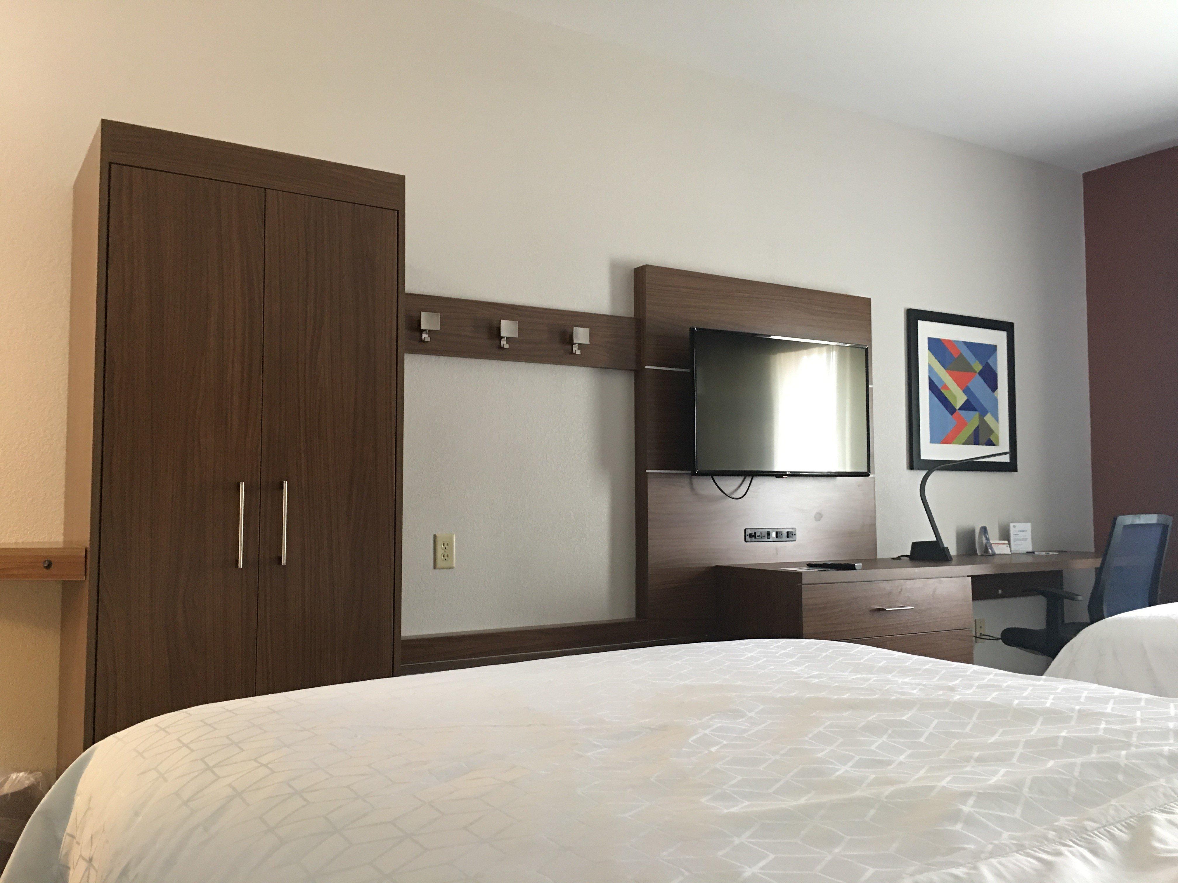 Holiday Inn Express Greensburg By Ihg Exterior photo