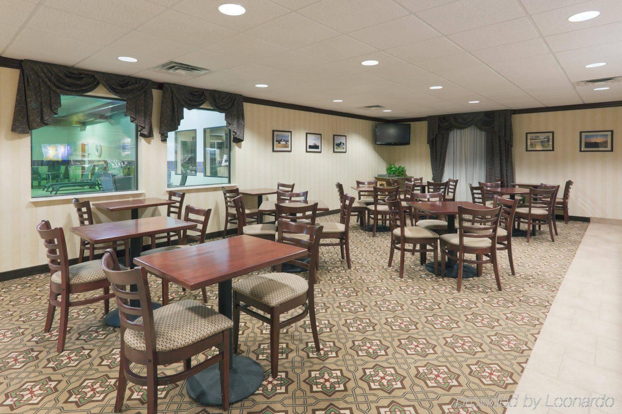 Holiday Inn Express Greensburg By Ihg Exterior photo